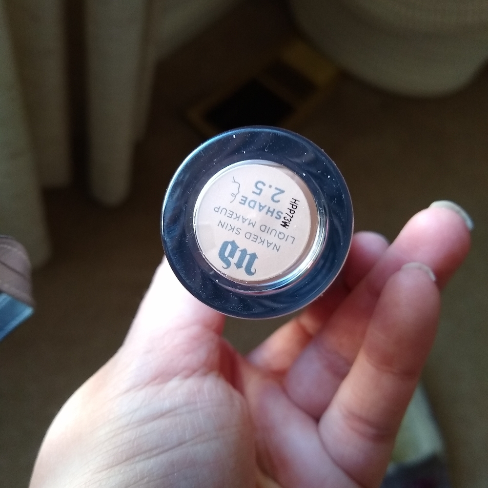 Urban Decay Naked Skin Liquid Makeup shade 2.5